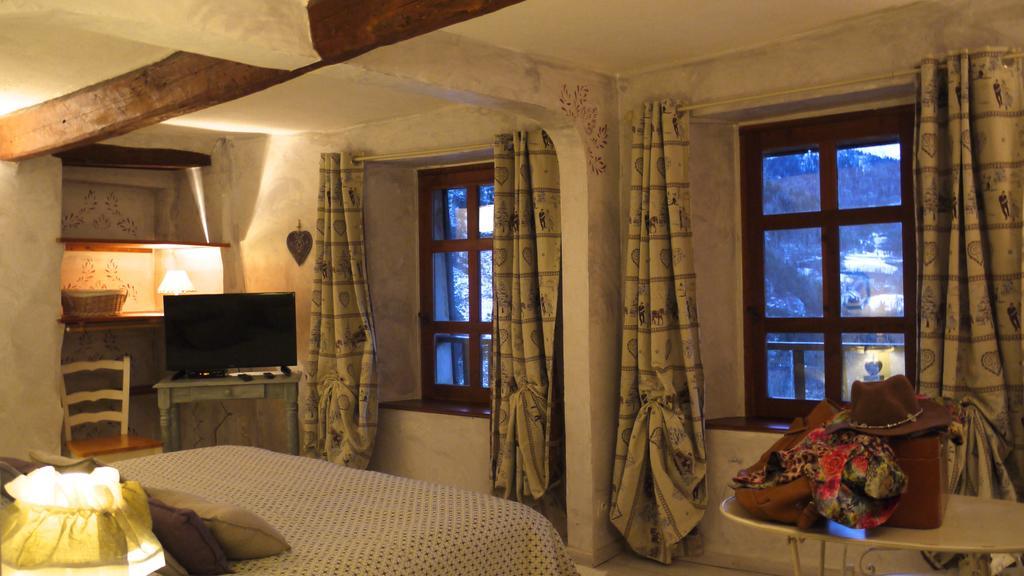 Les Means Bed & Breakfast Meolans-Revel Eksteriør bilde
