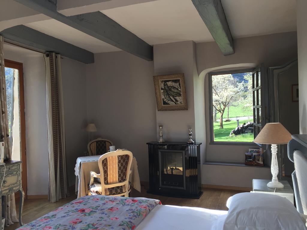 Les Means Bed & Breakfast Meolans-Revel Eksteriør bilde